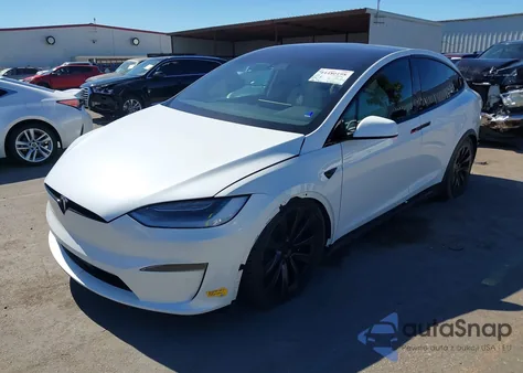 2022 Tesla Model X Plaid Tri Motor All-Wheel Drive z USA, uszkodzony, nr VIN 7SAXCBE63NF349390